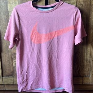 Salmon, Nike dry fit boys extra-large